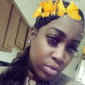 Meet your Posher, Dominique